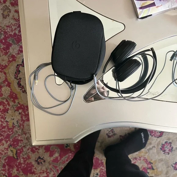 Black Wireless Beats Solo 4